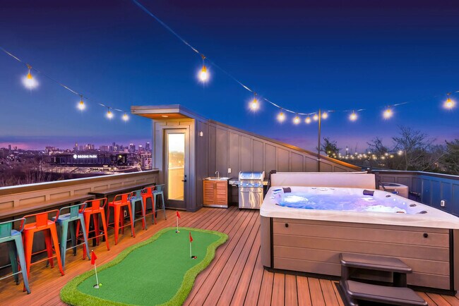 Foto del edificio - 554 Rosedale Ave