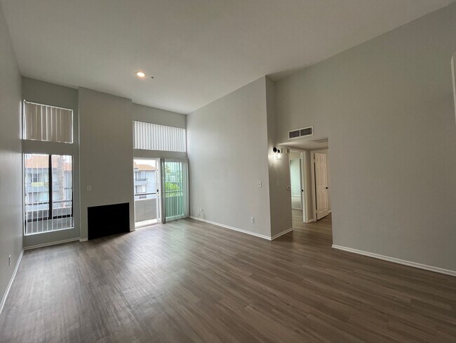 Foto del interior - 315 South Virgil Ave