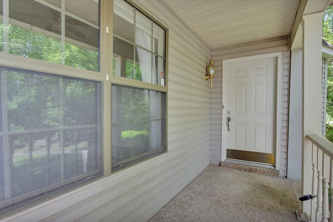 Building Photo - 816 Beazer Ln