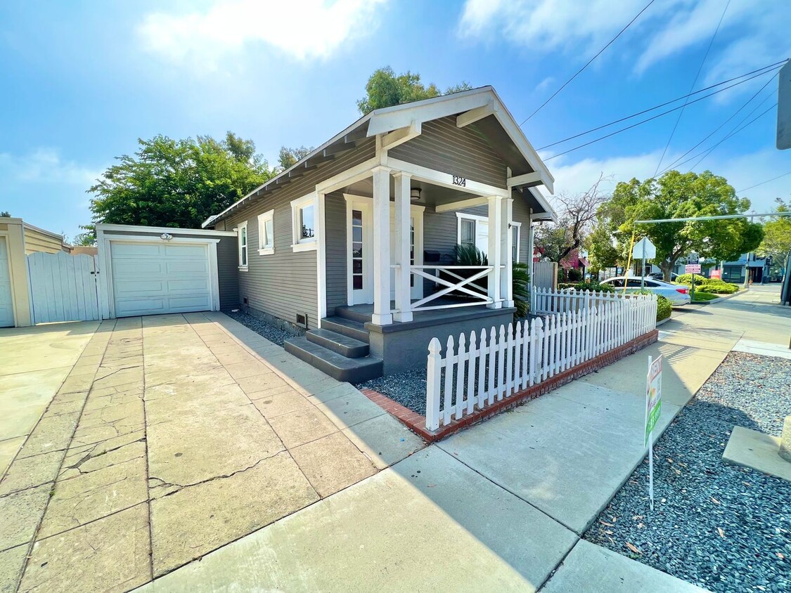 Primary Photo - 2 Bedroom California Bungalow
