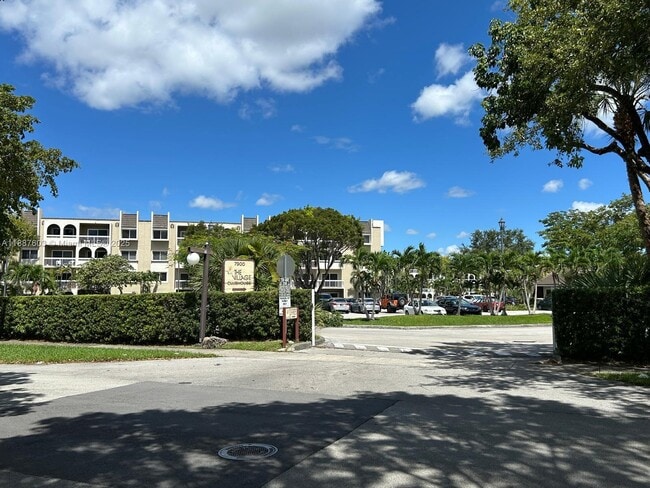 Building Photo - 7850 Camino Real