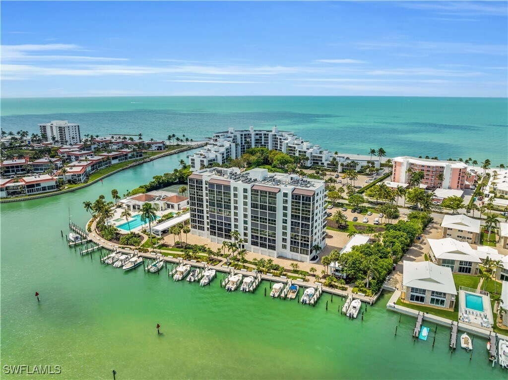 Primary Photo - 2400 Gulf Shore Blvd N