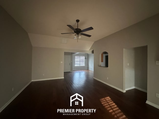 Photo - 9319 Eckley Cove House