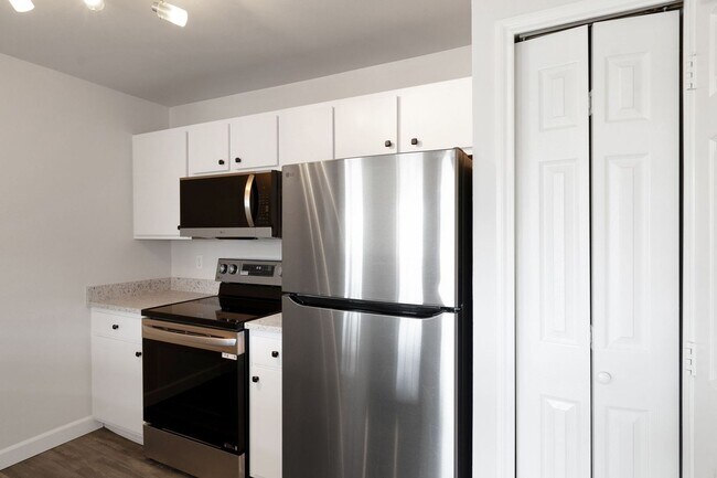 Building Photo - 1 Bedroom Condo in Parker
