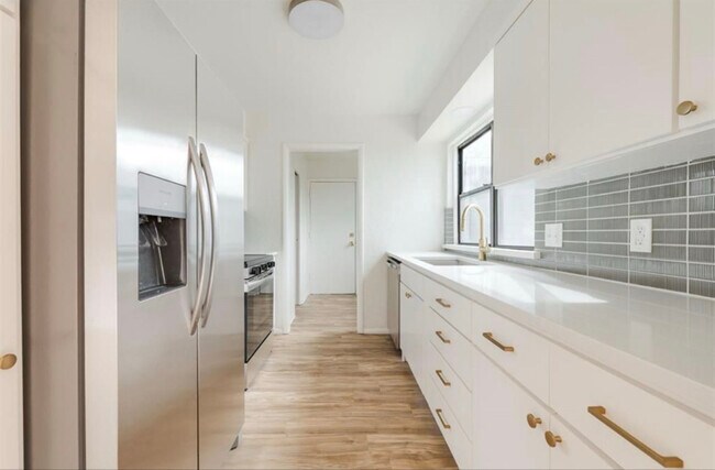 Foto del edificio - 2827 Indian Creek Blvd