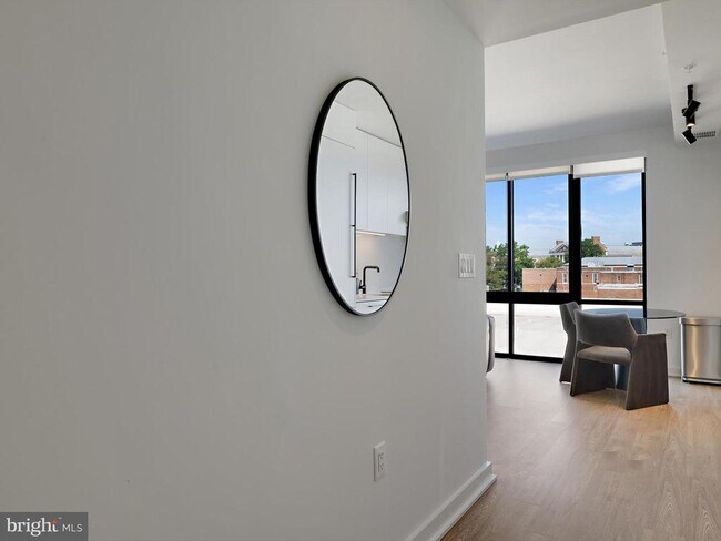 Foto del edificio - 1625 Eckington Pl NE