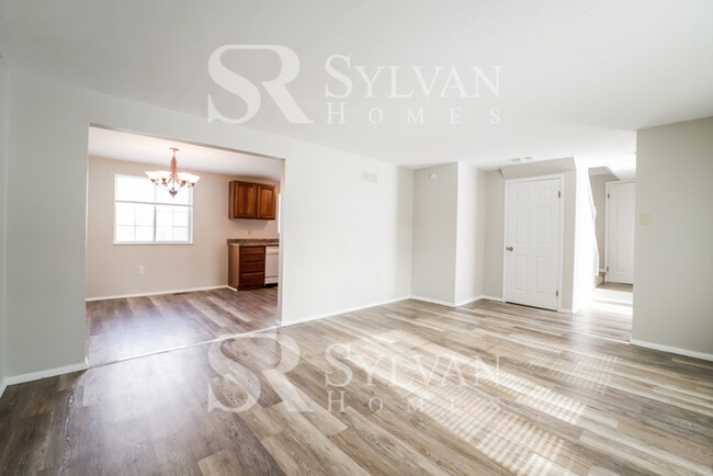 Building Photo - Lovely 3BR 1.5BA Home