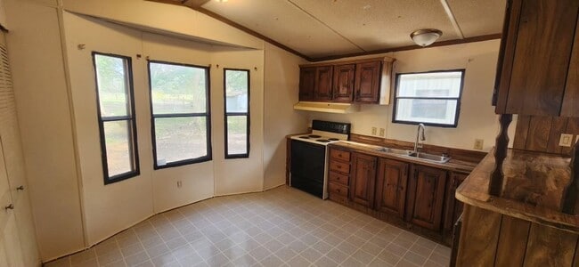 Building Photo - Cozy 2 Bedroom, 1 Bathroom Rental Home