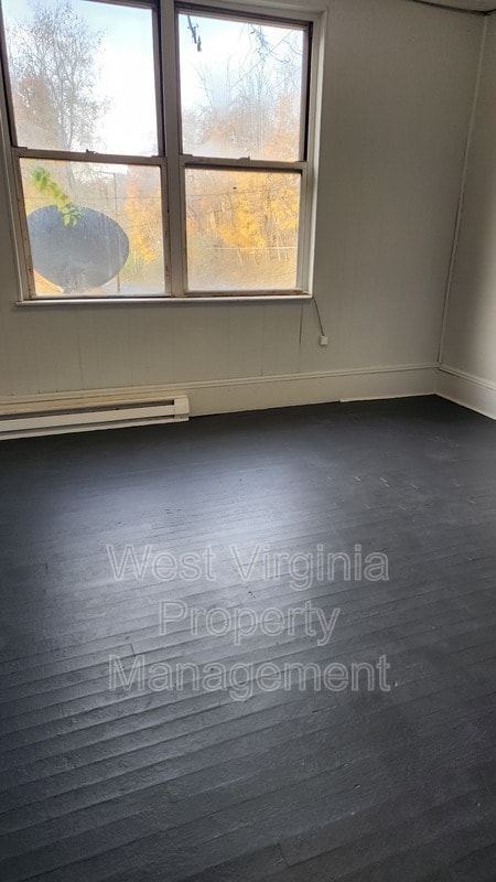 Building Photo - 422 City Ave