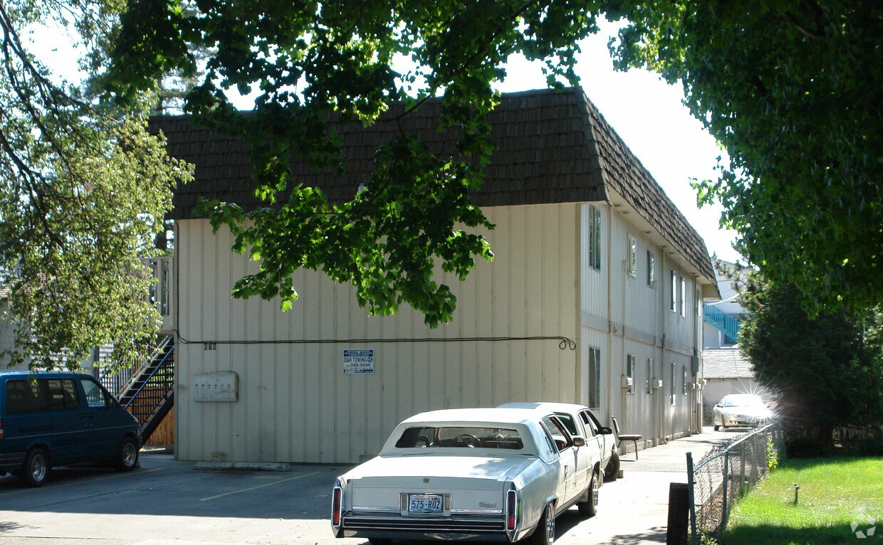 Primary Photo - 610 N 2nd St
