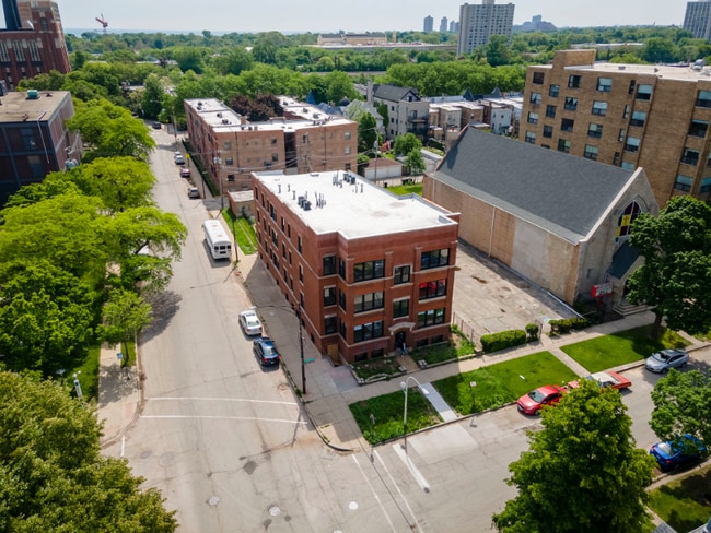 Building Photo - 6101-6103 S Kenwood Ave