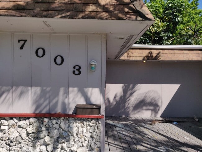 Photo - 7003 NW 79th St House