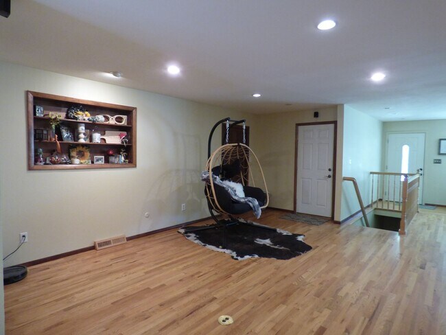 Building Photo - Great Home in a Quiet Neighborhood