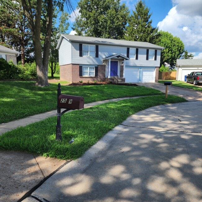 Building Photo - 2573 Millvalley Dr
