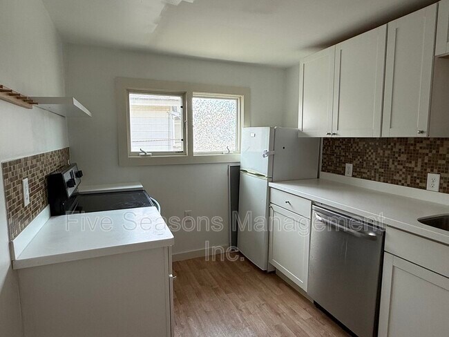 Foto del edificio - 133 Elmwood Ave