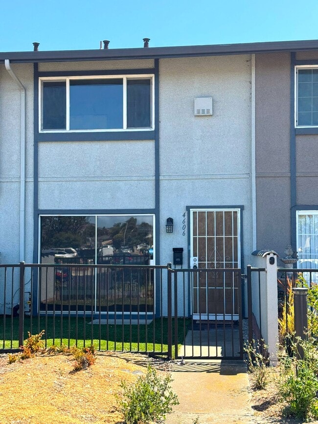Building Photo - 4606 Granada Way