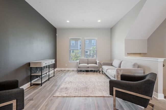 Building Photo - 8442 Karrer Ter