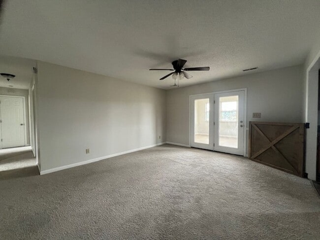 Photo - Move In Ready!! House