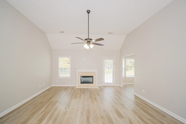 Building Photo - 775 Pebble Blvd
