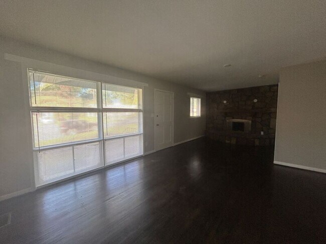 Foto del edificio - 1633 3rd Pl NW