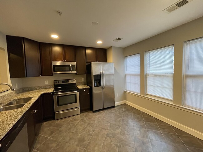Building Photo - 4319 Apple Orchard Ln