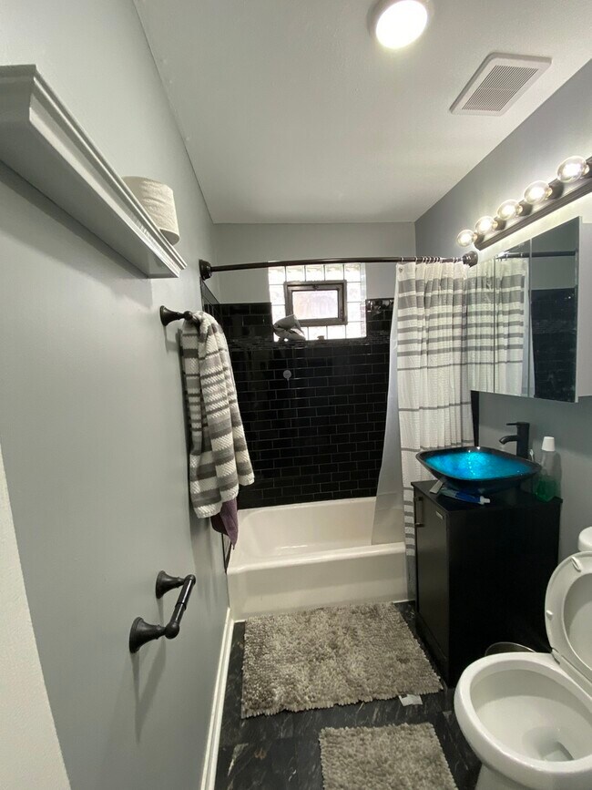 Building Photo - 7860 S Keeler Ave