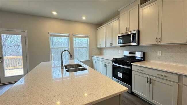 Foto del edificio - 228 Water Oak Wy