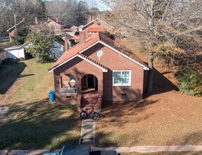 Building Photo - 528 Bond Ave