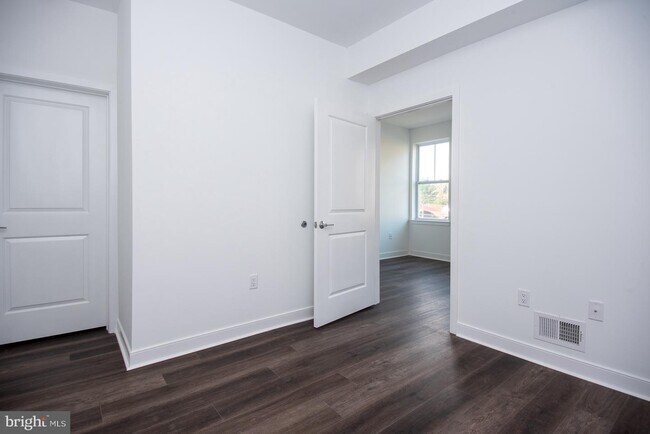 Foto del edificio - 43 Princeton Hightstown Rd