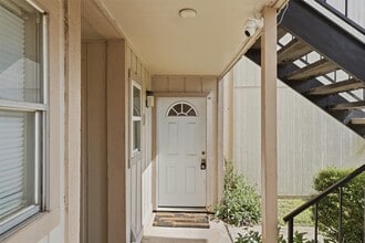 Building Photo - 5667 Birchmont Dr