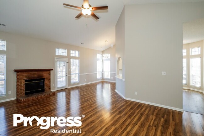 Building Photo - 2518 Bushy Pine Ct