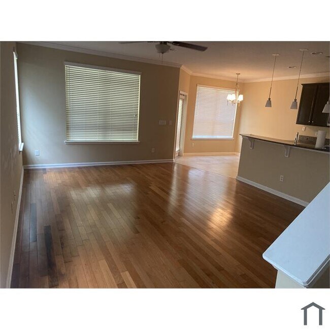 Foto del edificio - 408 Walnut Dr