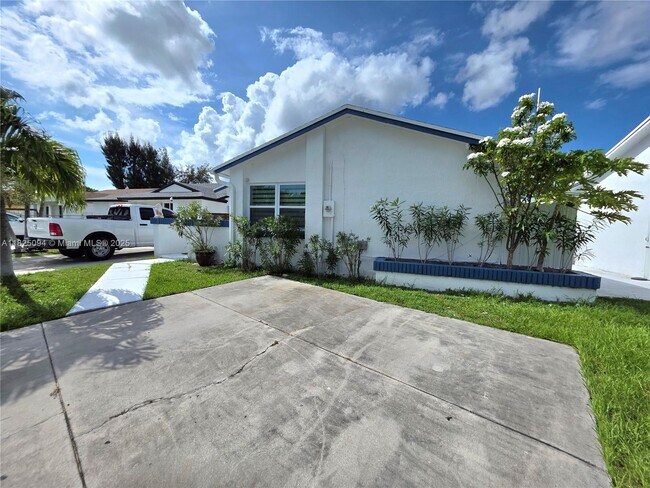 Foto del edificio - 12307 SW 195th Terrace