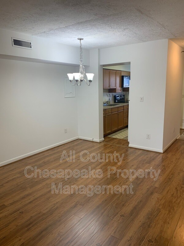 Foto del edificio - 333 Sweet Briar Ct