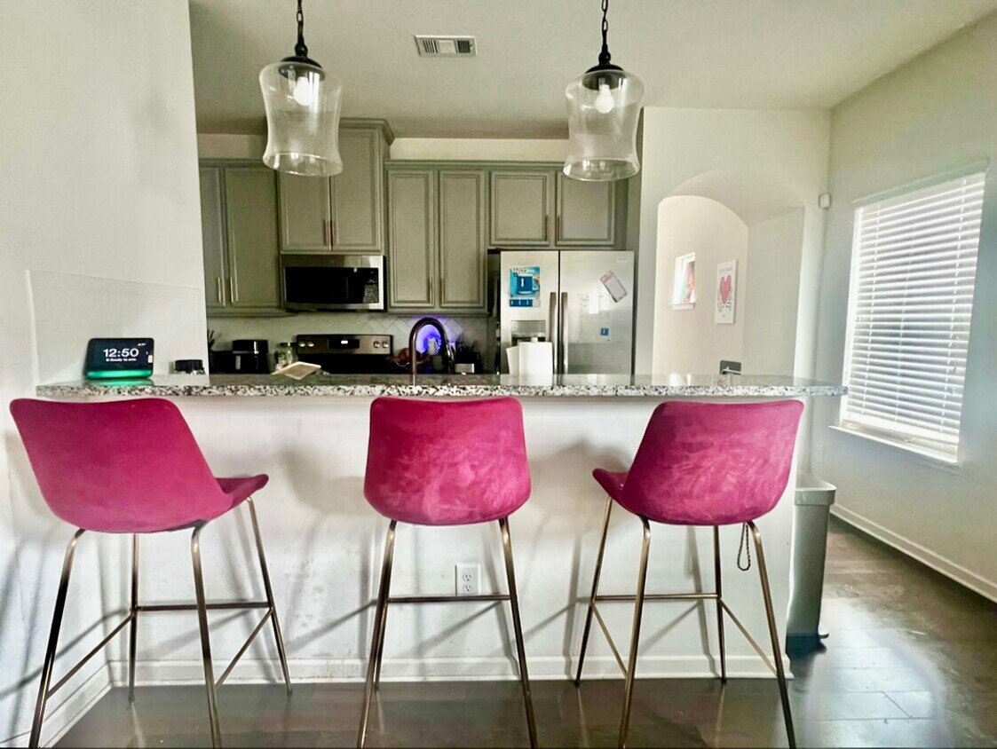 Foto del edificio - 2382 Belmont Pl