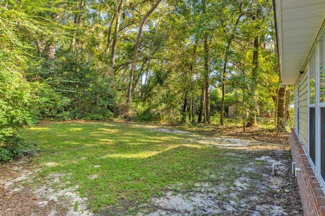 Building Photo - 228 Dixie Dr