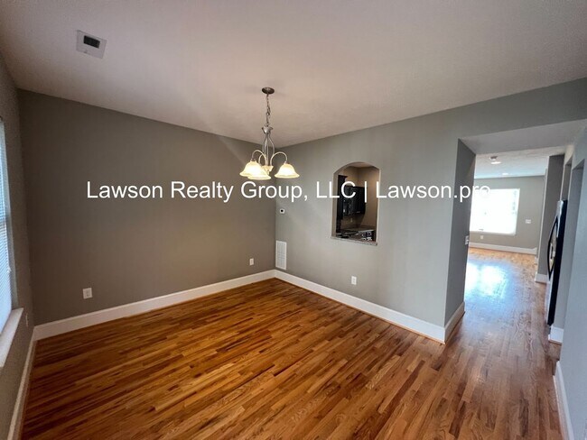 Foto del edificio - Luxurious Colonial Green Townhome