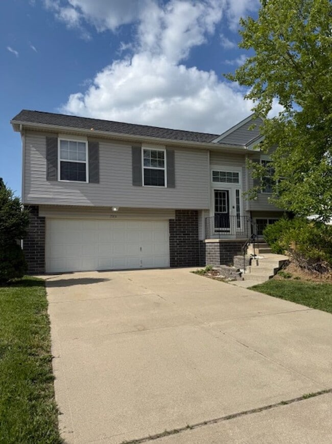 Building Photo - 2704 Mesa St