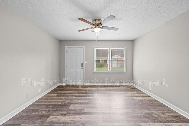 Building Photo - 1102-1101 Chandler Dr