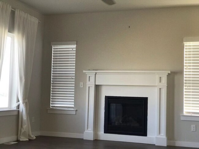 Foto del edificio - 7834 N Red River Dr
