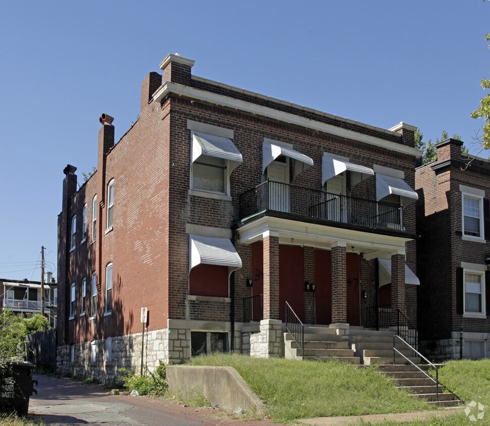 Primary Photo - 3445 Virginia Ave