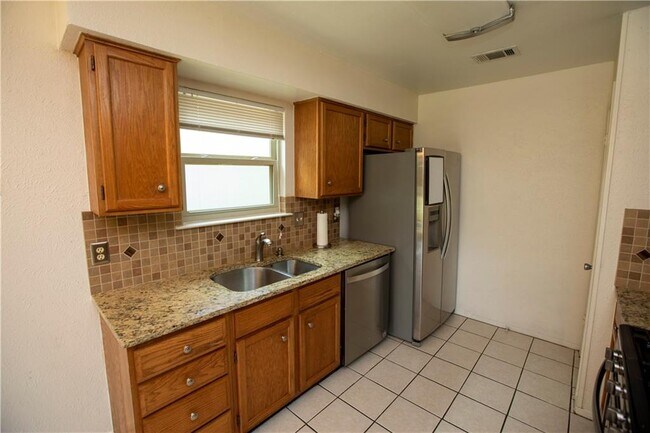 Foto del edificio - 4913 Wing Rd