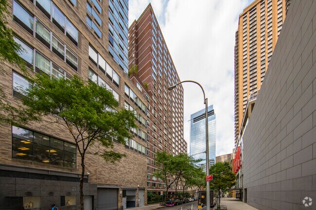 130 W 67th St New York, NY 10023-5909 - Toulaine Apartments