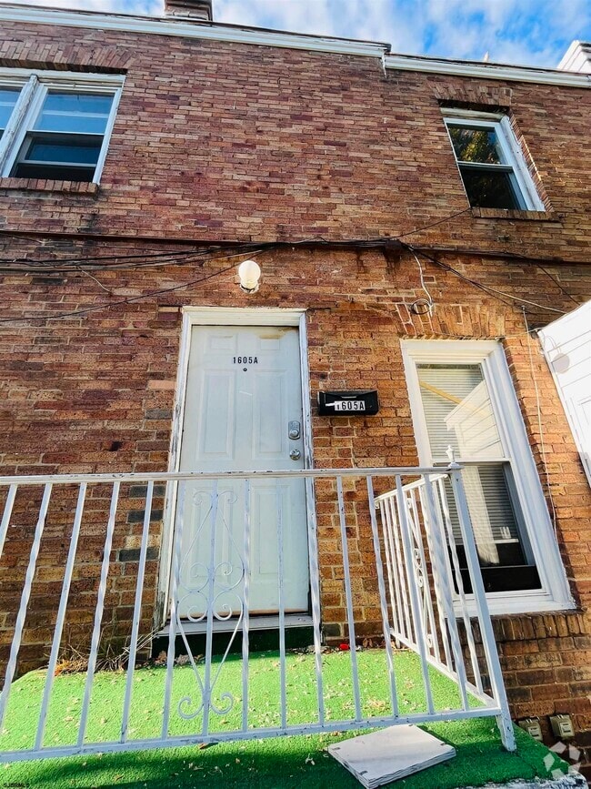 Building Photo - 1605 Magellan Ave