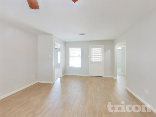 Building Photo - 5029 Hauna Ln