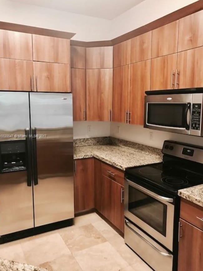 Building Photo - Beautiful Townhome for Rent