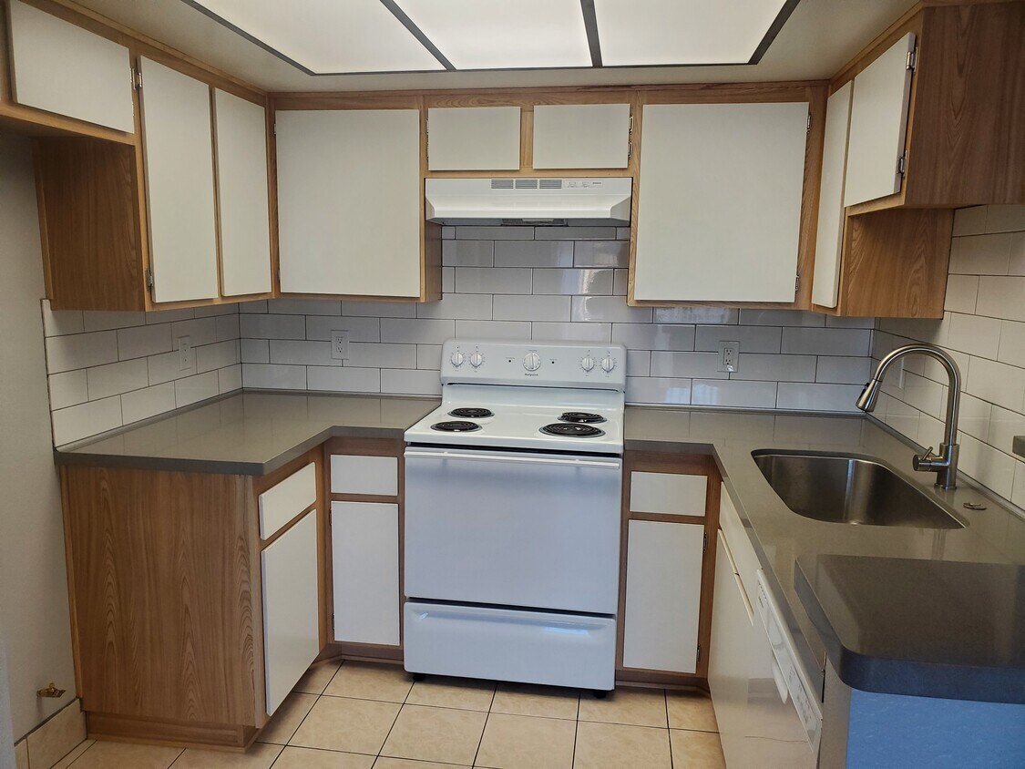 Kitchen - 7892 2nd St