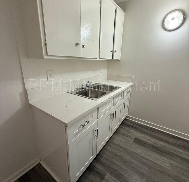 Foto del edificio - 6645 Etiwanda Ave