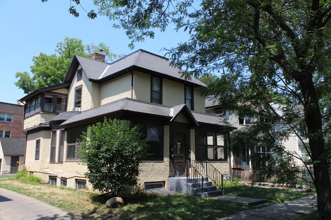 Building Photo - 2744 Fremont Ave S