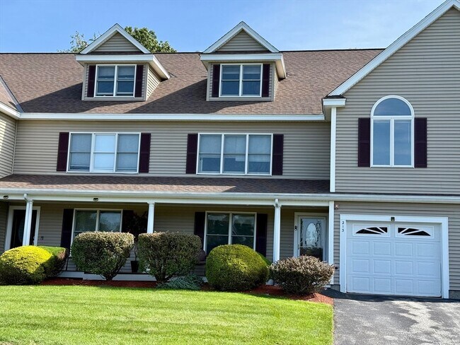 Foto del edificio - 218 Rangeway Rd